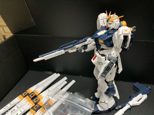 （ジャンク品）RG 1/144 νガンダム 完成品 逆襲のシャア ガンプラ 箱や説明書やパーツ欠品　匿名配送、送料出品者負担_画像8