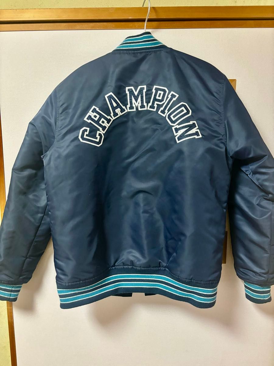 美品　Champion (チャンピオン)ビックロゴ入り スタジャン