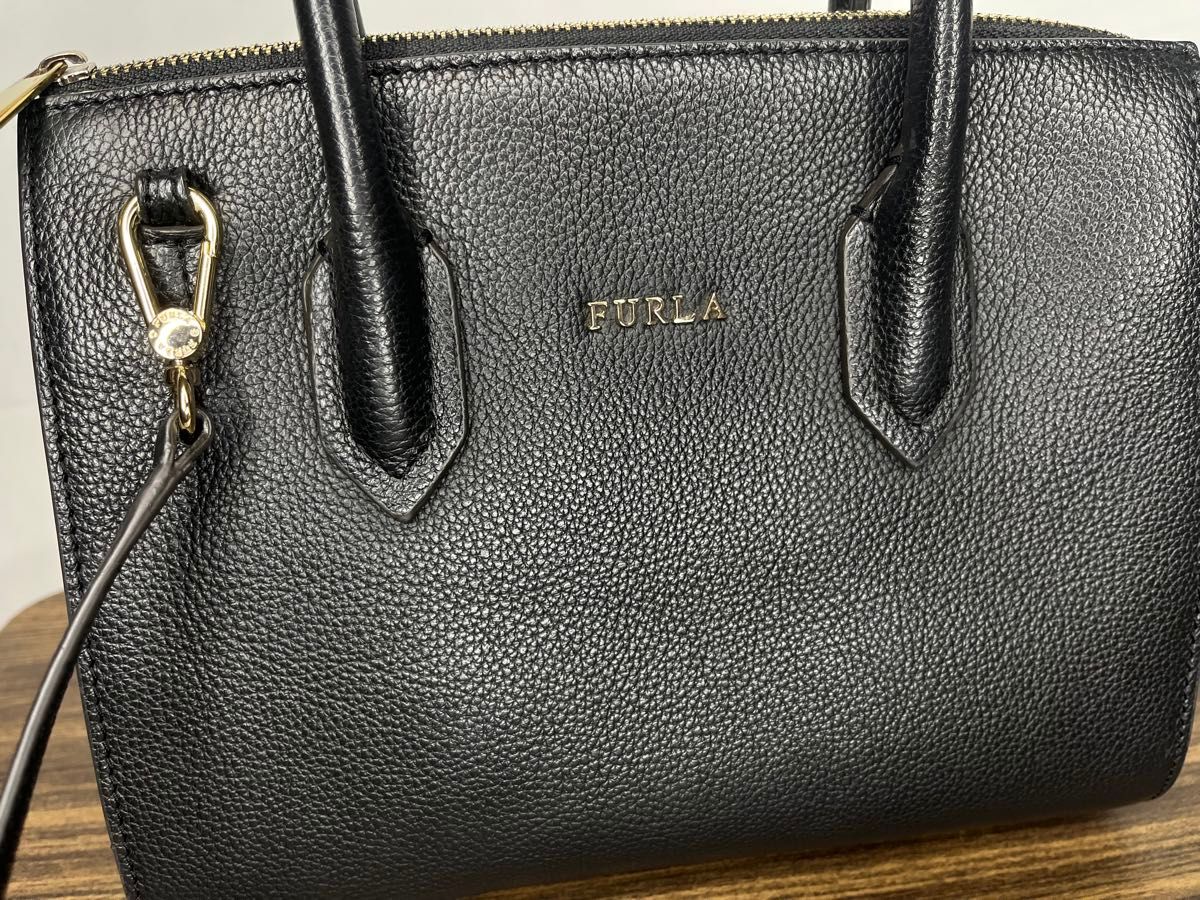 超美品★ FURLA フルラ　サッチェル　ピン　S  ショルダーバッグ　黒　ブラック　レザー　2way ハンドバッグ　小ぶり　ミニ