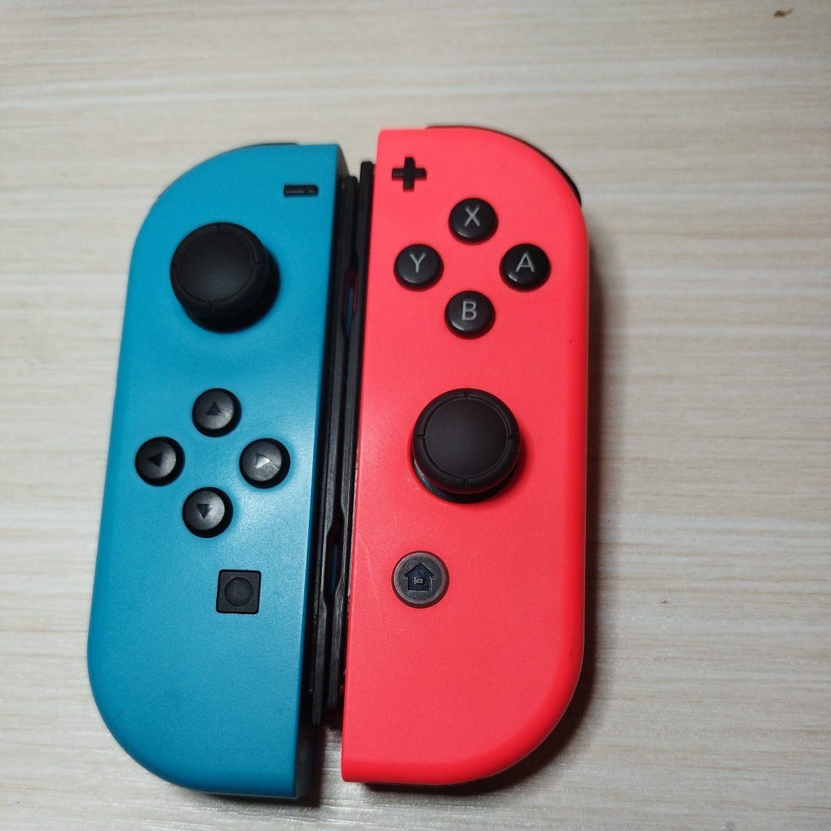 任天堂 Nintendo Switch ニンテンドースイッチ ジョイコン Joy-Con ネオンブルー ネオンレッド　中古　動作品　スティック交換済_画像1