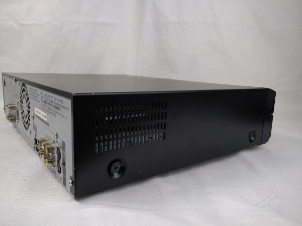 EM-102510 〔ジャンク/通電OK〕 HDD搭載VHS一体型ブルーレイレコーダー ［DMR-BR670V］2009年製 320GB (パナソニック Panasonic) 中古_画像8