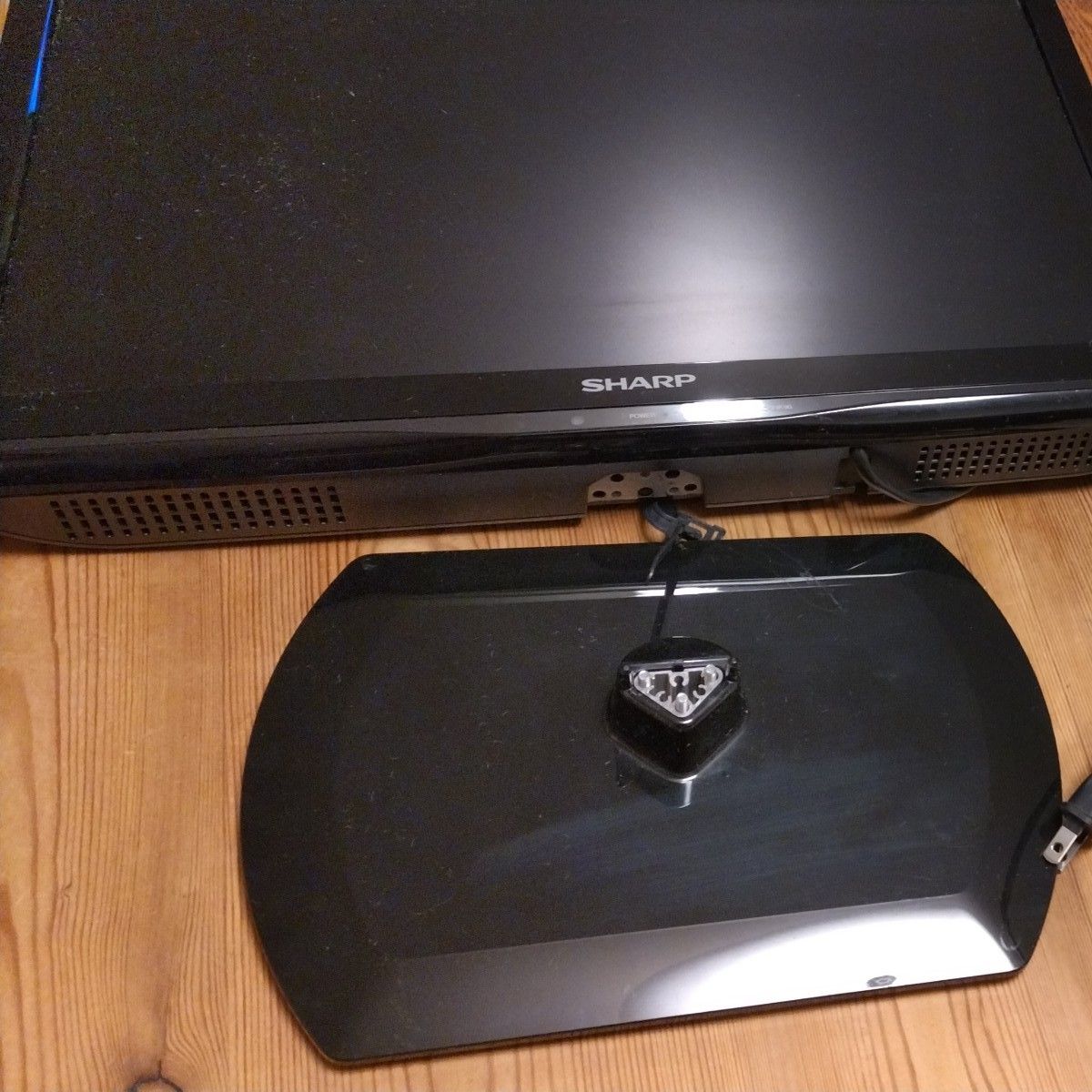 シャープ / SHARP 19V型 AQUOS LEDバックライト液晶テレビ 中古 シャープ / SHARP 19V型 AQUOS LEDバックライト液晶テレビ 中古
