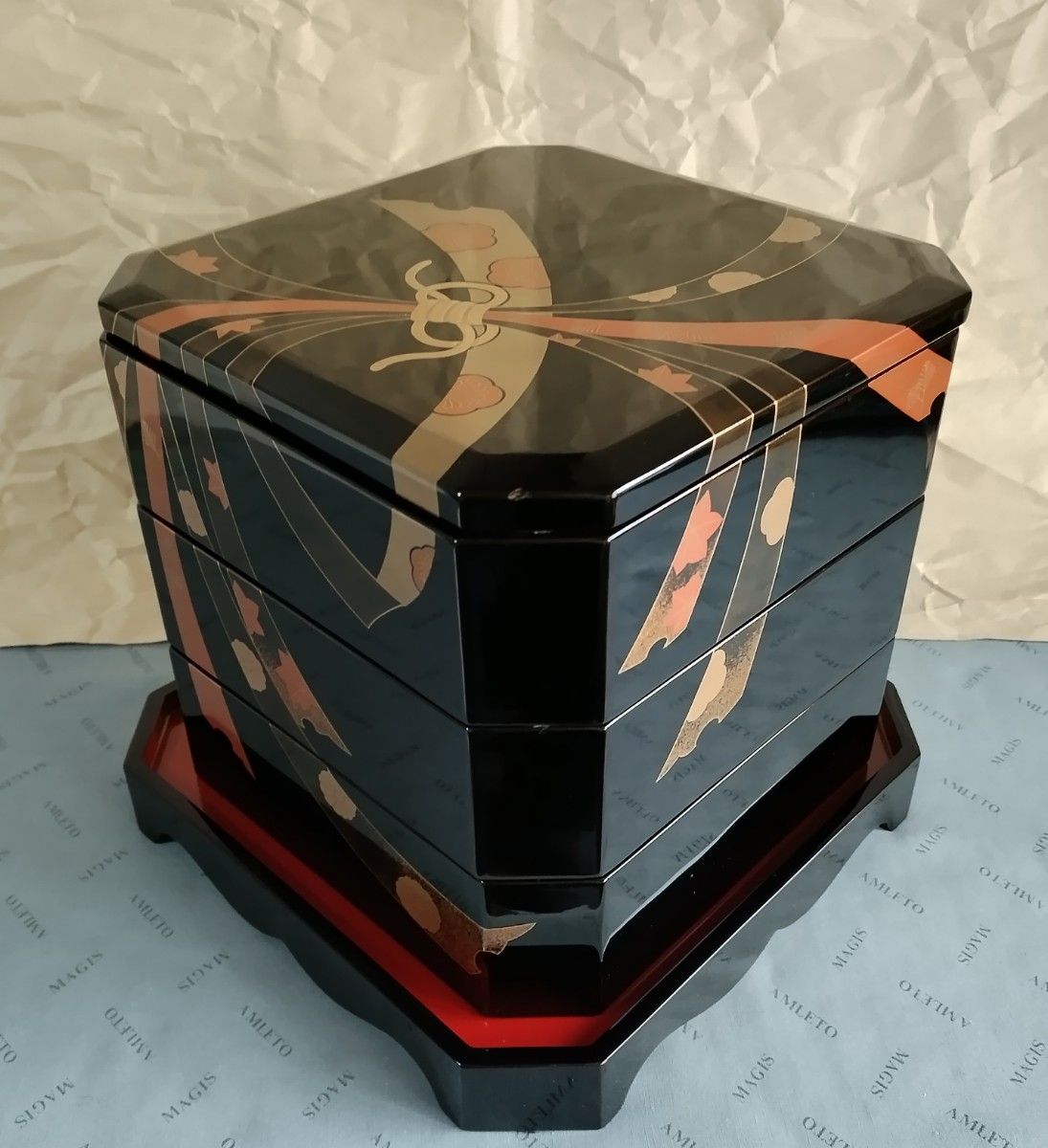 輪島塗 わじま龍作 のし蒔絵 三段重箱 隅切 重台付き|Yahoo 輪島塗 わじま龍作 のし蒔絵 三段重箱 隅切 重台付き|Yahoo