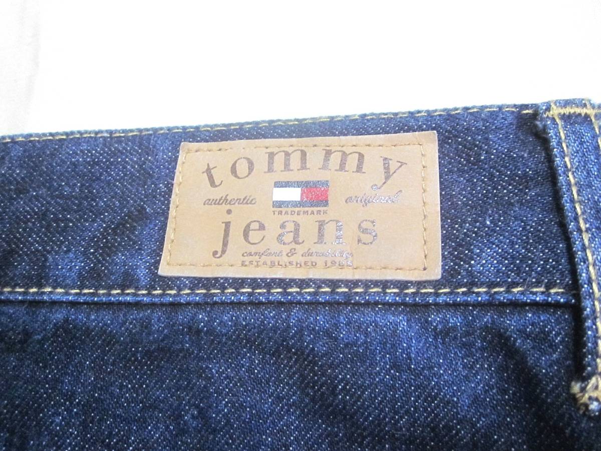 トミーヒルフィガー 日本製 ビッグロゴ 刺しゅう デニムパンツ トミーヒルフィガー 日本製 ビッグロゴ 刺しゅう デニムパンツ