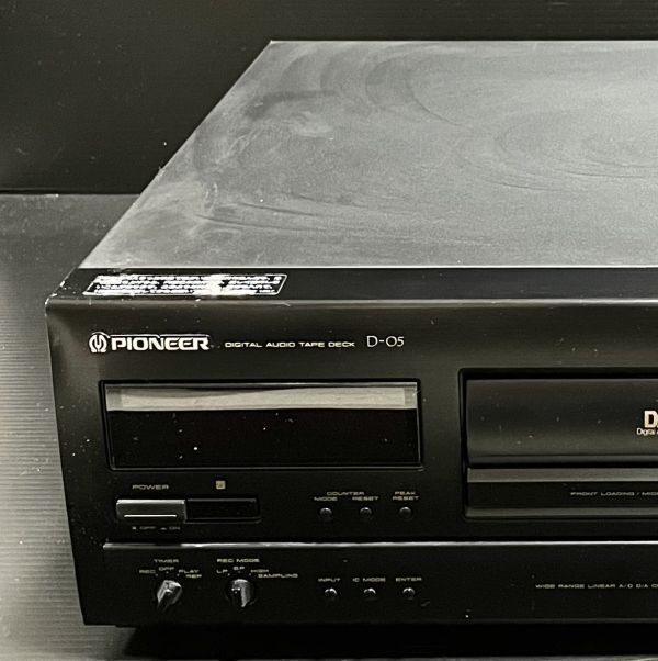 【極美品/動作品】 Pioneer パイオニア D-05 DAT Digital Audio Tape ダット デジタルオーディオ テープ CU-D011 D-07 兄弟機_画像2