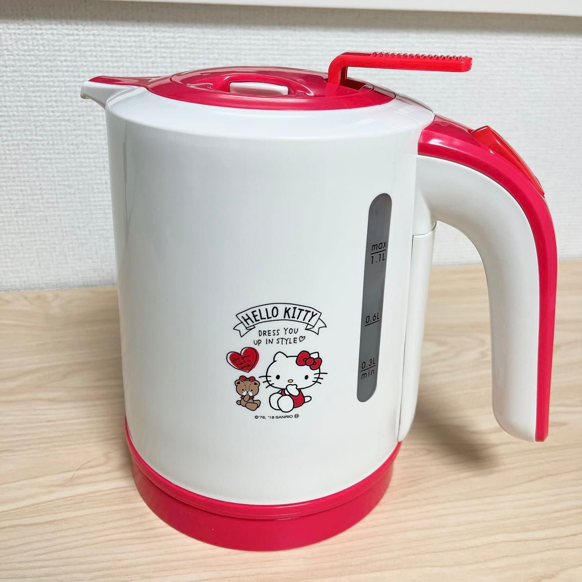 SANRIO ハローキティ 電気ケトル1.1L TA-B02-04 SANRIO ハローキティ 電気ケトル1.1L TA-B02-04