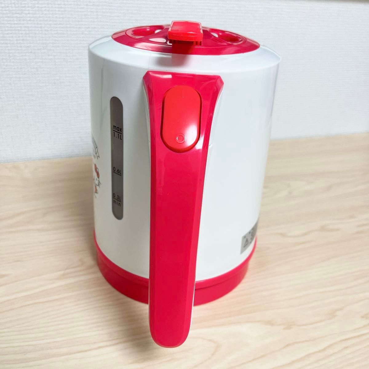 SANRIO ハローキティ 電気ケトル1.1L TA-B02-04 SANRIO ハローキティ 電気ケトル1.1L TA-B02-04