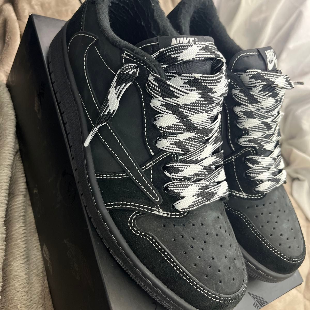 Travis Scott × Nike Air Jordan 1 Low OG SP |スニーカー Travis Scott × Nike Air Jordan 1 Low OG SP |スニーカー