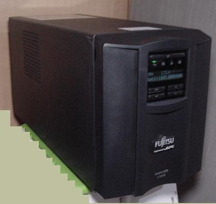 ★★★ FUJITSU SMART-UPS(APC UPS)（無停電電源装置）FJT1500J (1500VA、980W)、AC100V、50/60Hz、バッテリーコウカン:2026年11月★中古★_画像8