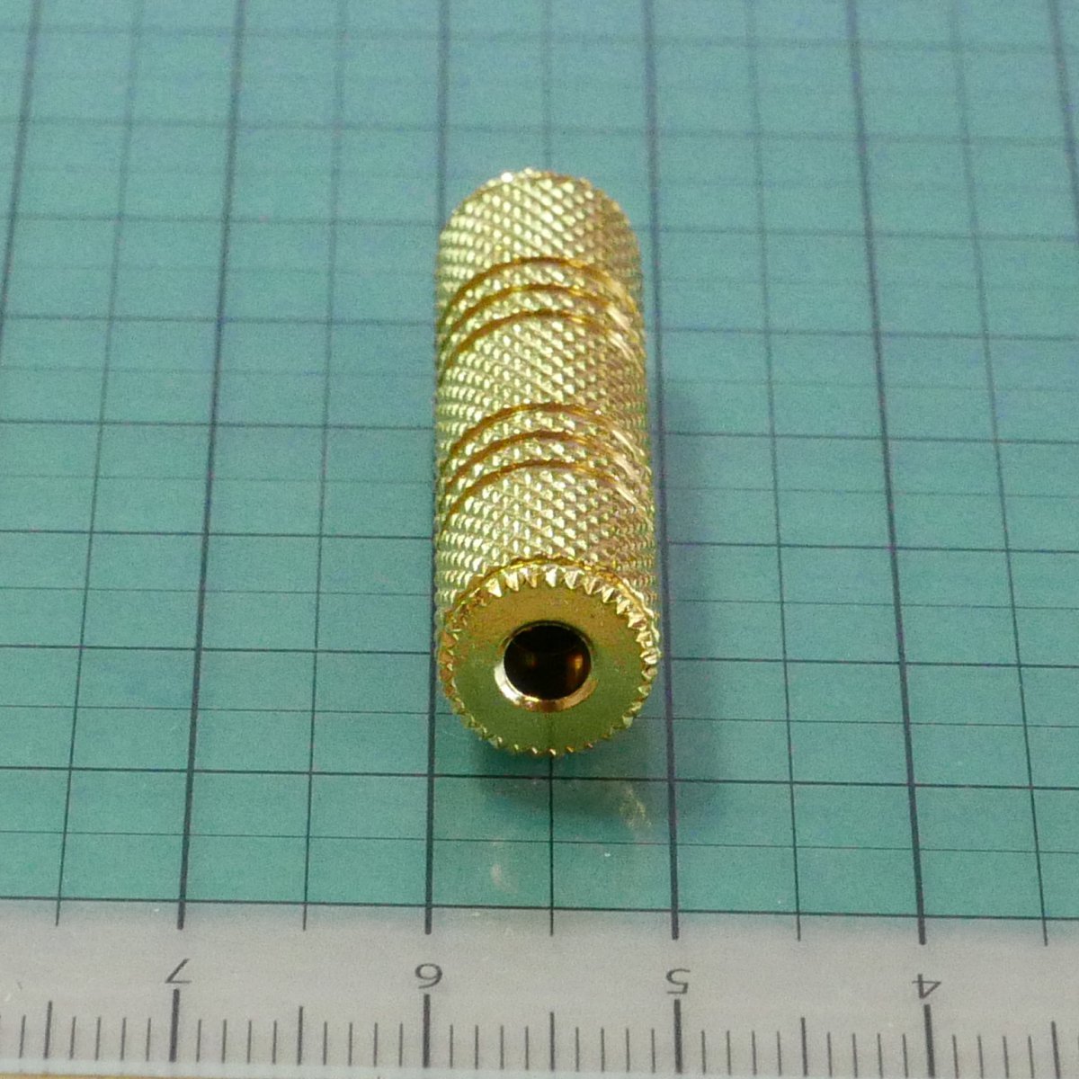 ステレオミニプラグ 3.5mm 3極 メス⇔3.5mm3極メス 中継アダプター 金メッキ (ジャック マイク・イヤホン)_画像2