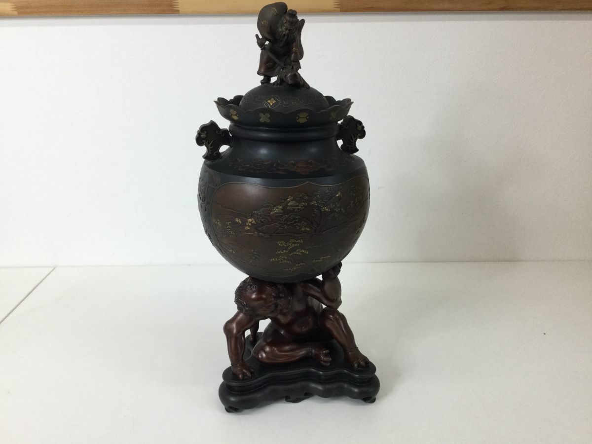 ●営FU386-140 伝統工芸品 高岡銅器 銅製 銅器 蝋型鋳銅 大峰 造 鬼 壺 花瓶 花入れ 物入れ 置物 茶色 花柄 歴史 工芸品 焼き物_画像2