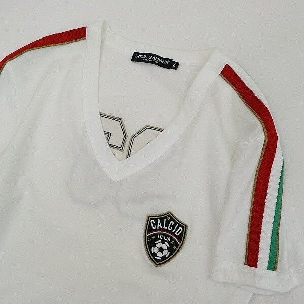 国内正規品◆DOLCE&GABBANA ドルチェ＆ガッバーナ CALCIO サッカー ワッペン付 33 ナンバリング Vネック 半袖 Tシャツ ホワイト 46_画像3