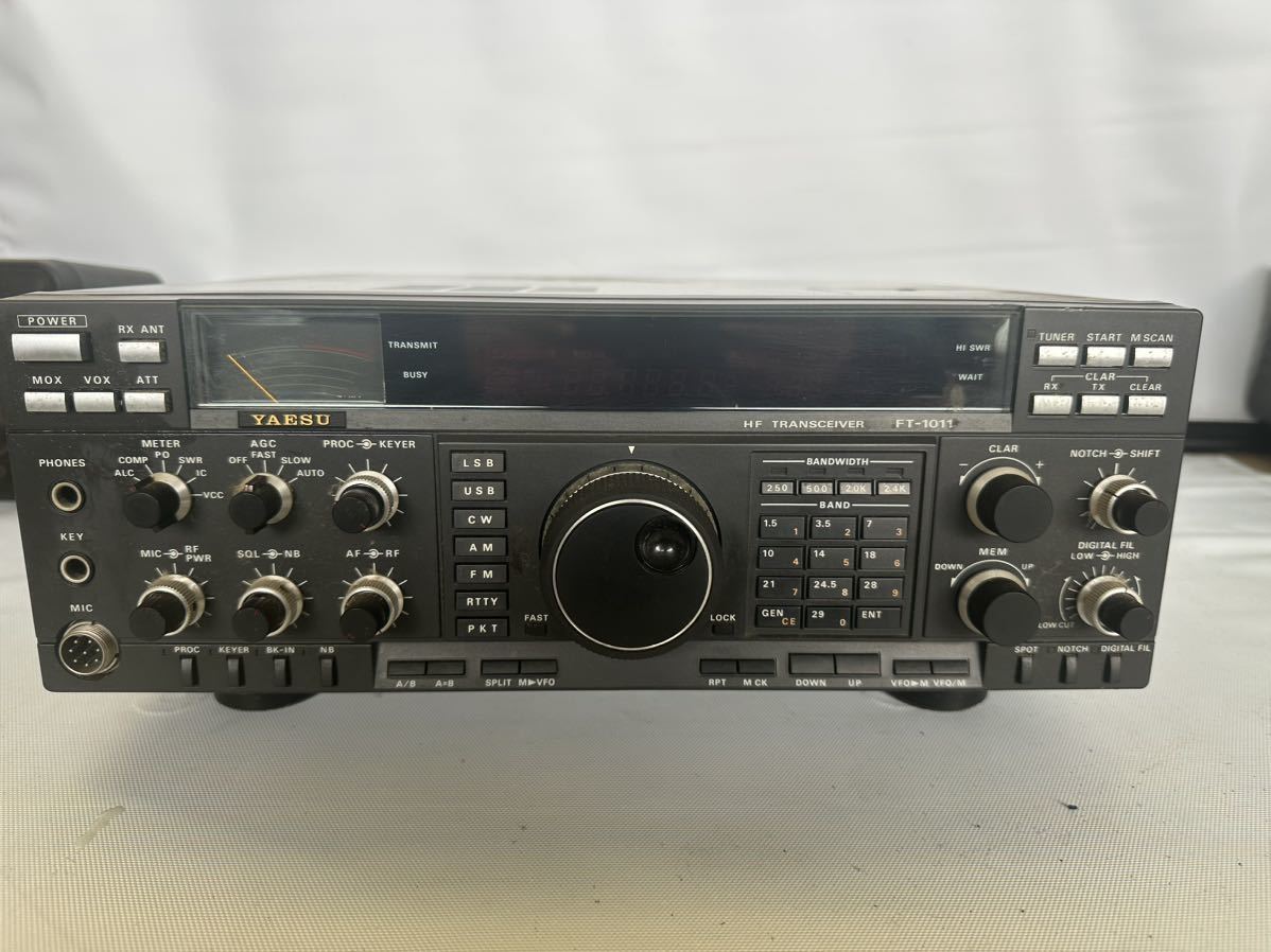 YAESU FT-1011 HF トランシーバー　ジャンク_画像1