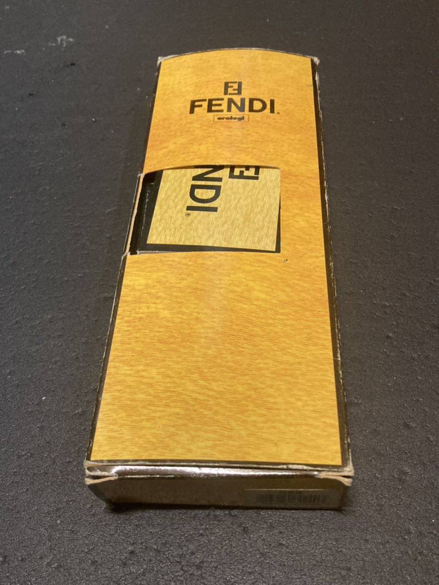 エルメス スカーフ 未使用　豪華おまけ付き！　　　　　　　FENDI 腕時計新品付き　送料無料_画像3