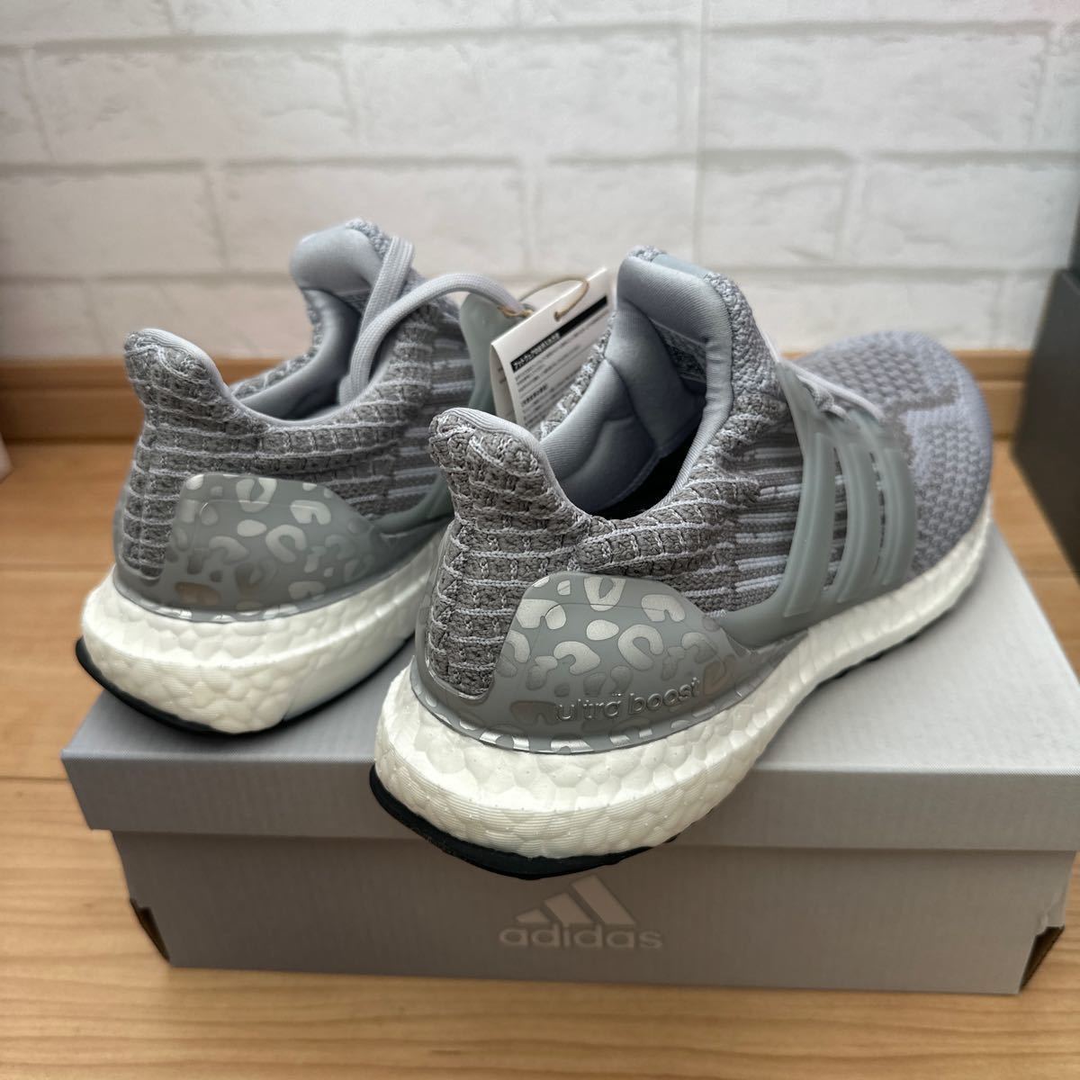 アディダス adidas レディース ランニングシューズウルトラブースト 5.0 DNA / Ultraboost 5.0 DNA GY8343 サイズ24㎝_画像2