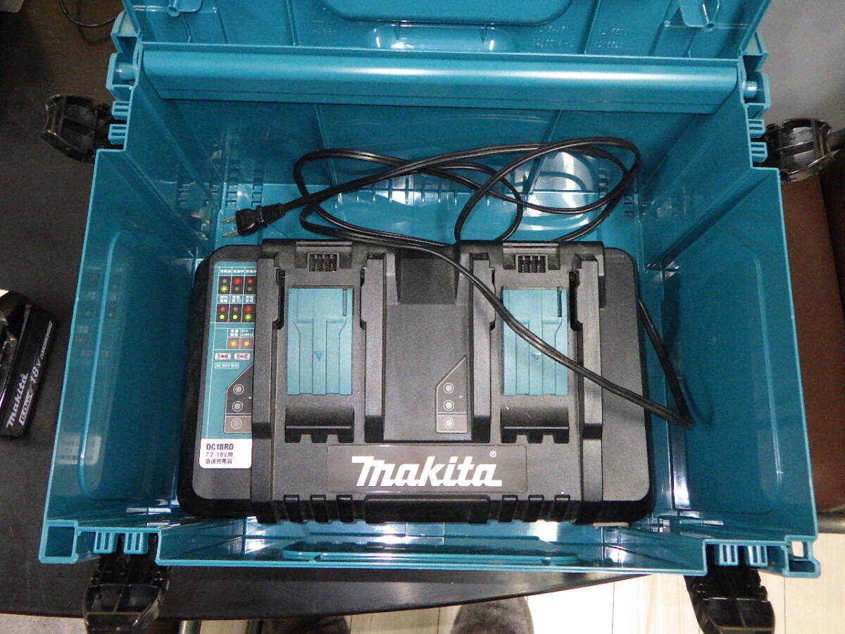 マキタ　24V充電器　バッテリー付き　箱付き_画像1