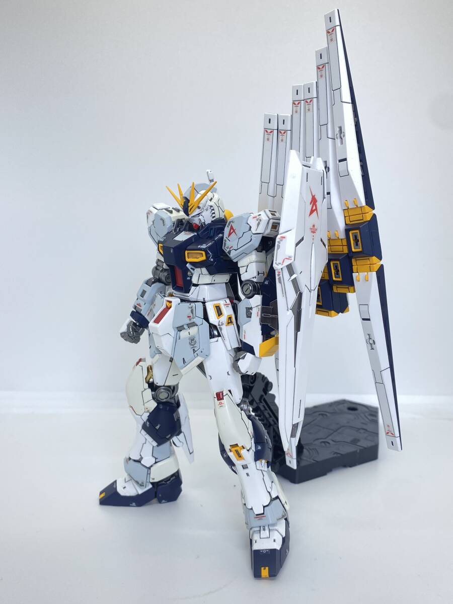 RG νガンダム　全塗装完成品