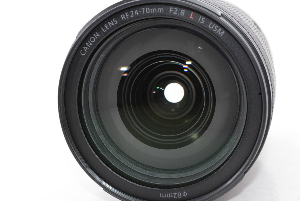 【外観特上級】Canon RFレンズ RF24-70mm F2.8 L IS USM ブラック　#m7371_画像4