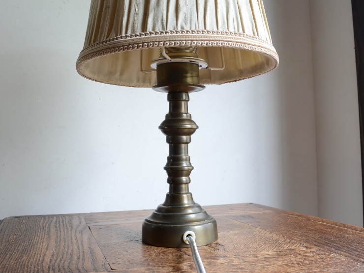 アンティーク照明 ヴィンテージ スタンドライト プリーツシェード付き真鍮テーブルランプ（H37cm）_画像6