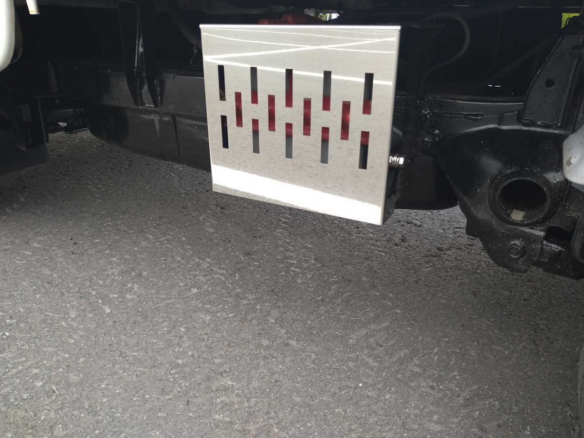 スバル　サンバー　トラック　ＴＴ１ ＴＴ２ バッテリーカバー　ステンレス製　社外品_画像1