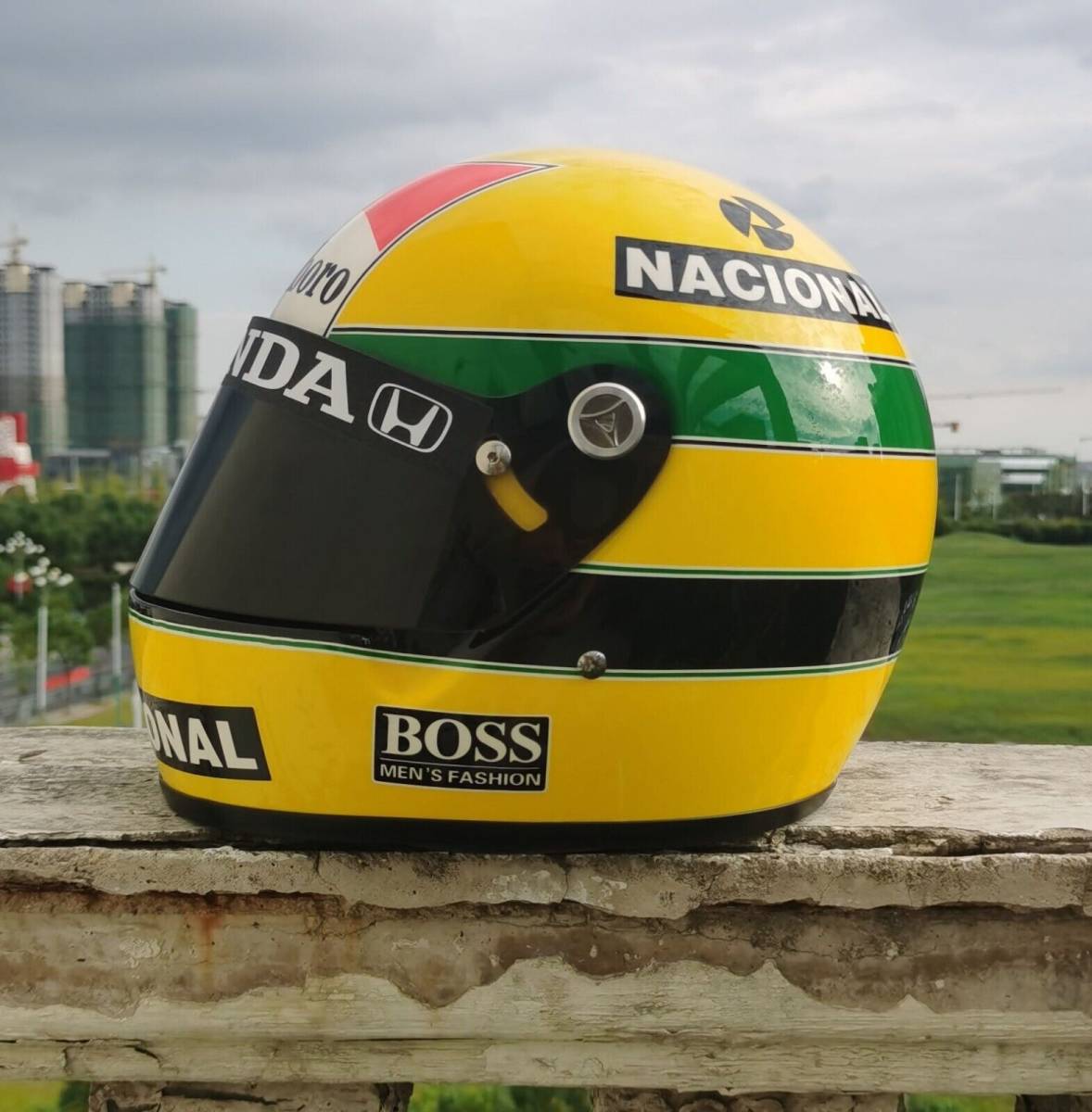 海外 送料込み 　アイルトン・セナ　1989 AYRTON SENNA F1 FORMULA 1 等身大サイズ　実用レーシングヘルメット　F1　_画像3