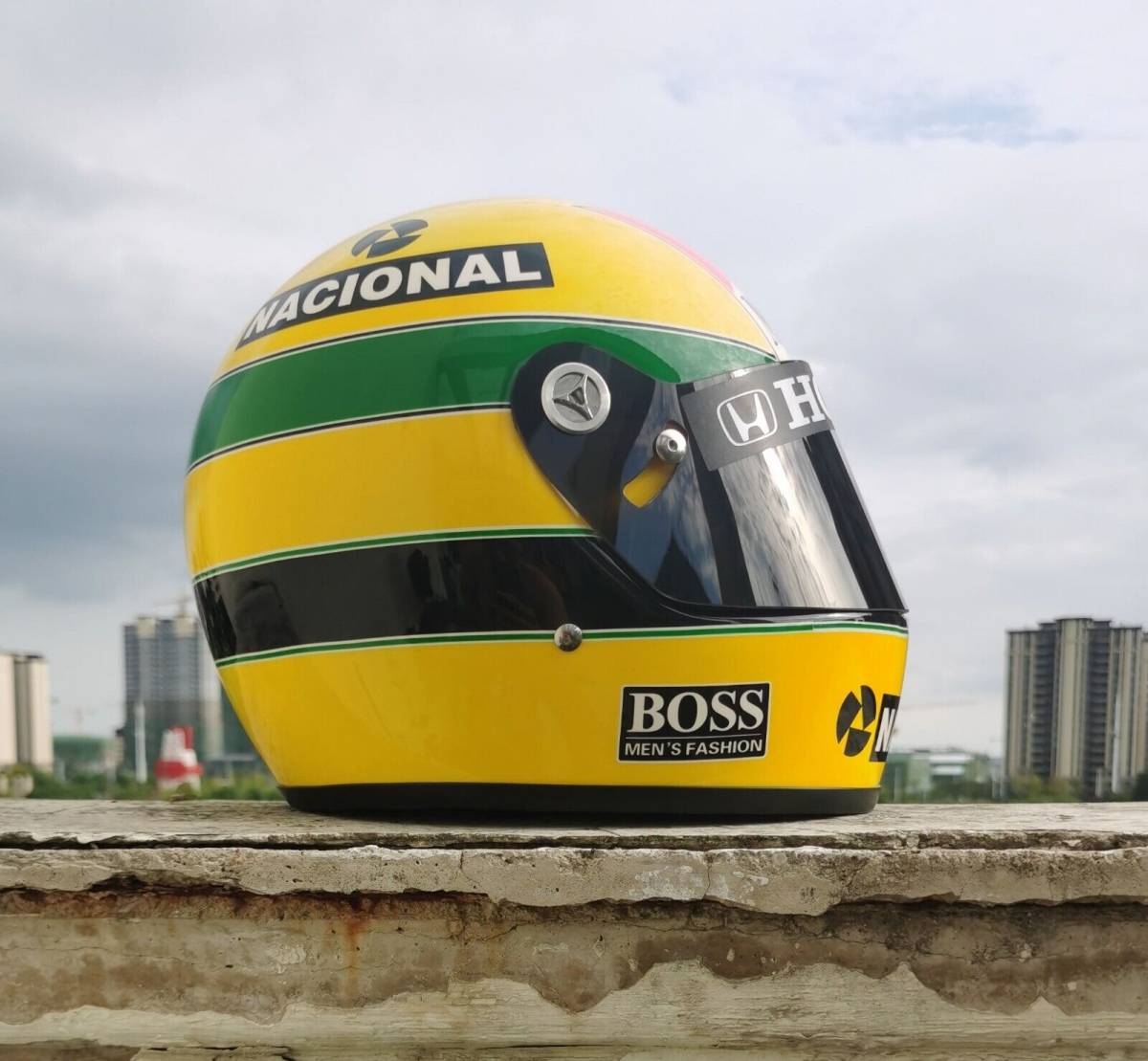 海外 送料込み 　アイルトン・セナ　1989 AYRTON SENNA F1 FORMULA 1 等身大サイズ　実用レーシングヘルメット　F1　_画像2