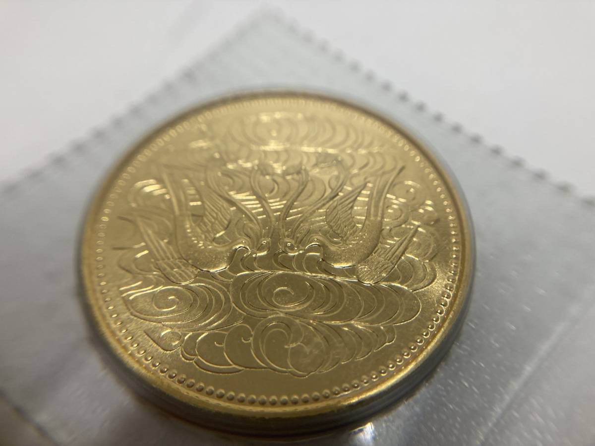 【38728】天皇陛下御在位60年記念貨幣　10万円金貨　K24　20g　大蔵省造幣局_画像3