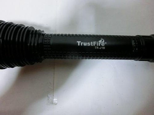 【8000ルーメン】 TrustFire TR-J18 7コア（XM-L T6） フラッシュライト ◆メーカー直輸入_画像3
