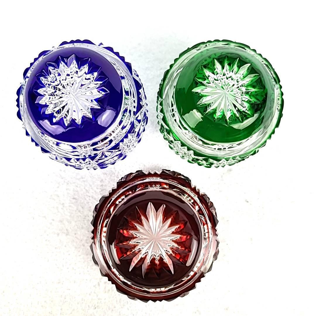 □美品 ◇ 薩摩切子 色被せ 八角籠目 お猪口 3客 レッド ブルー □美品 ◇ 薩摩切子 色被せ 八角籠目 お猪口 3客 レッド ブルー
