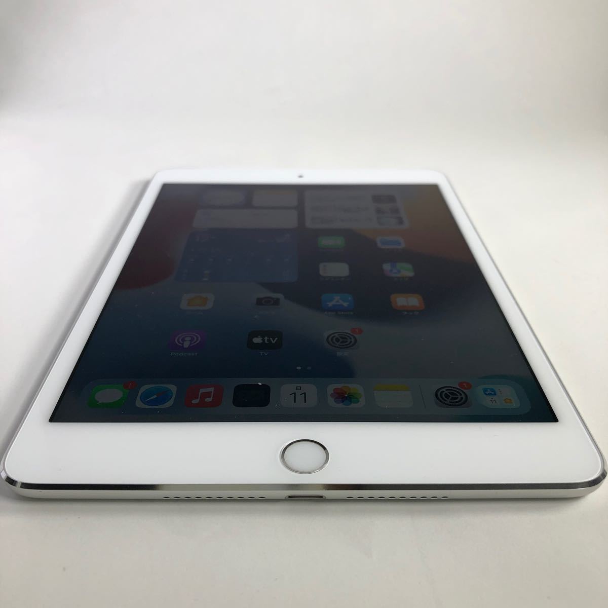 1653】Bランク Apple iPad mini4 Wi-Fi+cellular 32GB シルバー 1653】Bランク Apple iPad mini4 Wi-Fi+cellular 32GB シルバー