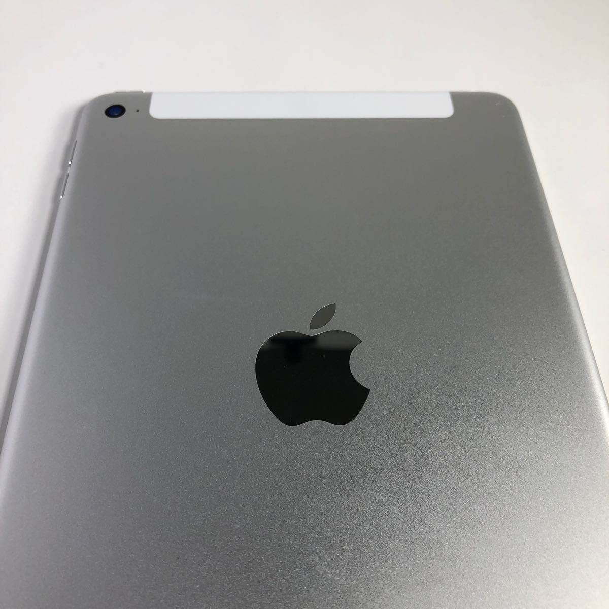 1653】Bランク Apple iPad mini4 Wi-Fi+cellular 32GB シルバー 1653】Bランク Apple iPad mini4 Wi-Fi+cellular 32GB シルバー