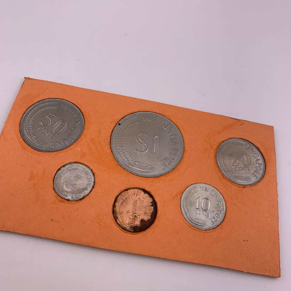 シンガポール 硬貨 1981年 SINGAPORE コイン セット　1ドル 50 20 10 5 1セント　コイン帳　【S80561-418】_画像4
