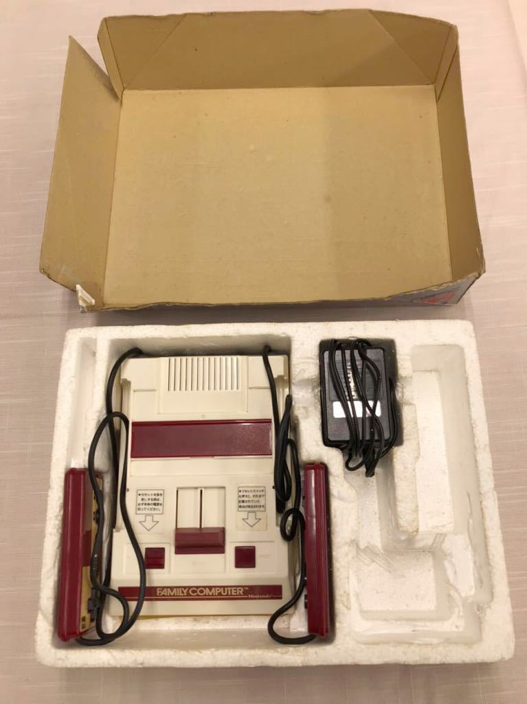 【ジャンク品】初代ファミコン ファミリーコンピューター ゲーム機本体 HVC-001 ソフト カセット マリオ テトリス 将棋 中古 動作未確認_画像2