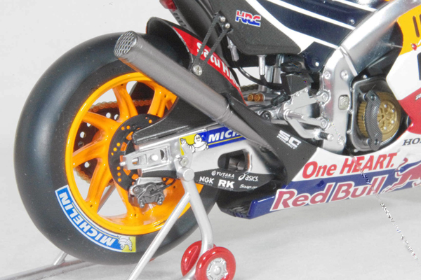 ● 1/12 ホンダ 〓 RC213V / ダニー・ペドロサ 2017 MotoGP 〓 HONDA HRC_画像5