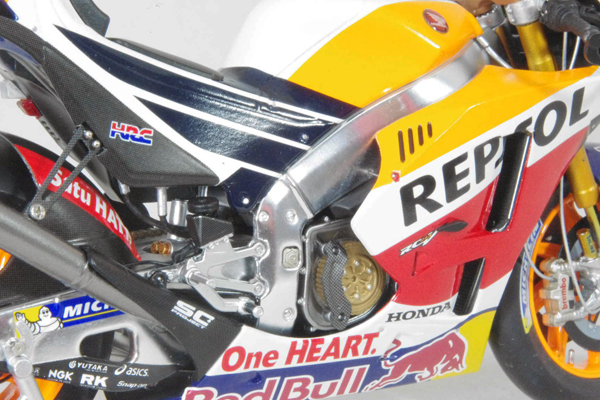 ● 1/12 ホンダ 〓 RC213V / ダニー・ペドロサ 2017 MotoGP 〓 HONDA HRC_画像4