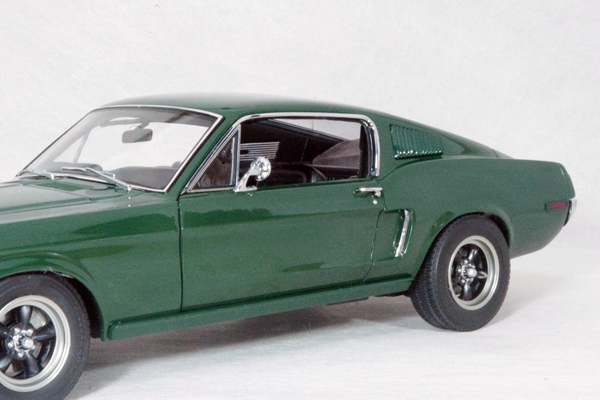 ● 1/18 フォード 〓 マスタング GT 390 / ブリット【 スティーブ マックイーン 】〓 MAUSTANG BULLITT STEVE McQUEEN_画像4