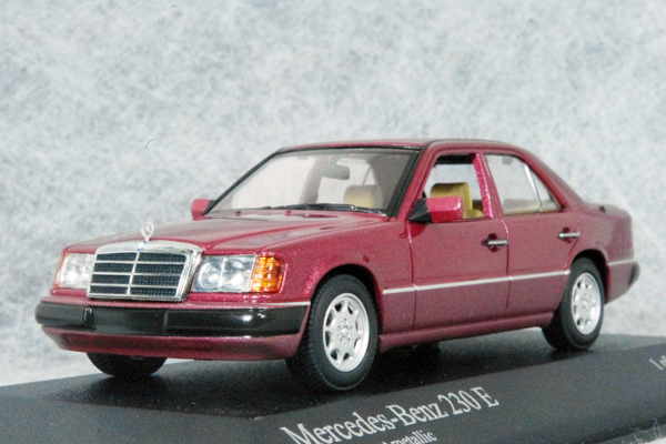 ● 1/43 メルセデス ベンツ 〓 230E ( W124 ) / アルマンダイン メタリック 〓 Mercedes_画像1