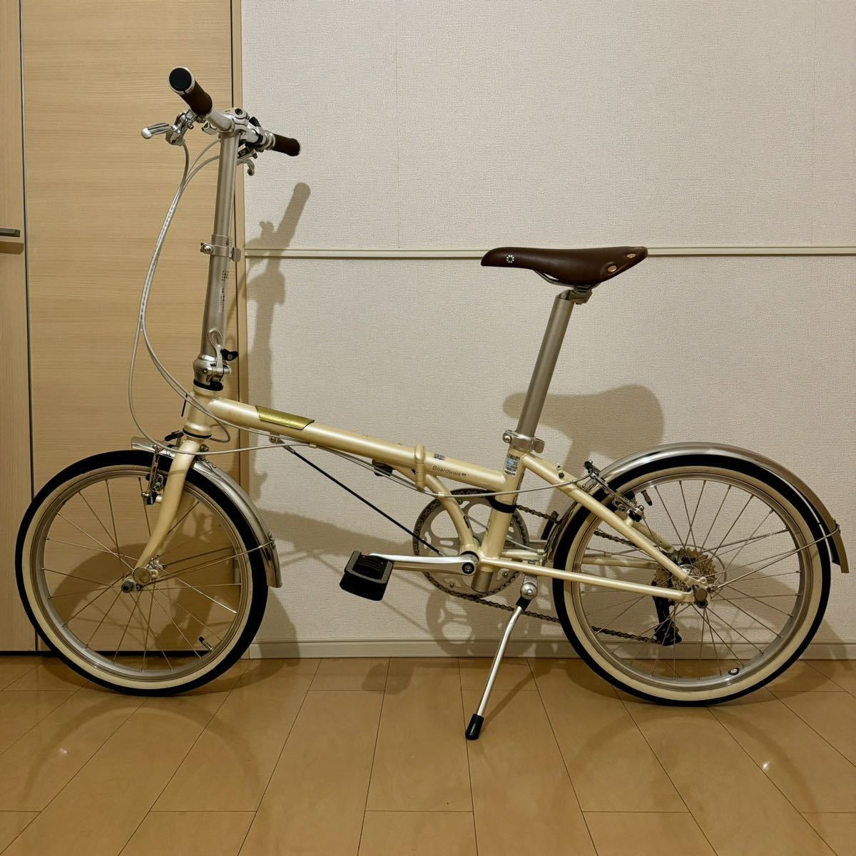 DAHON ダホン boardwalkボードウォーク D7ミニベロ 折りたたみ DAHON ダホン boardwalkボードウォーク D7ミニベロ 折りたたみ