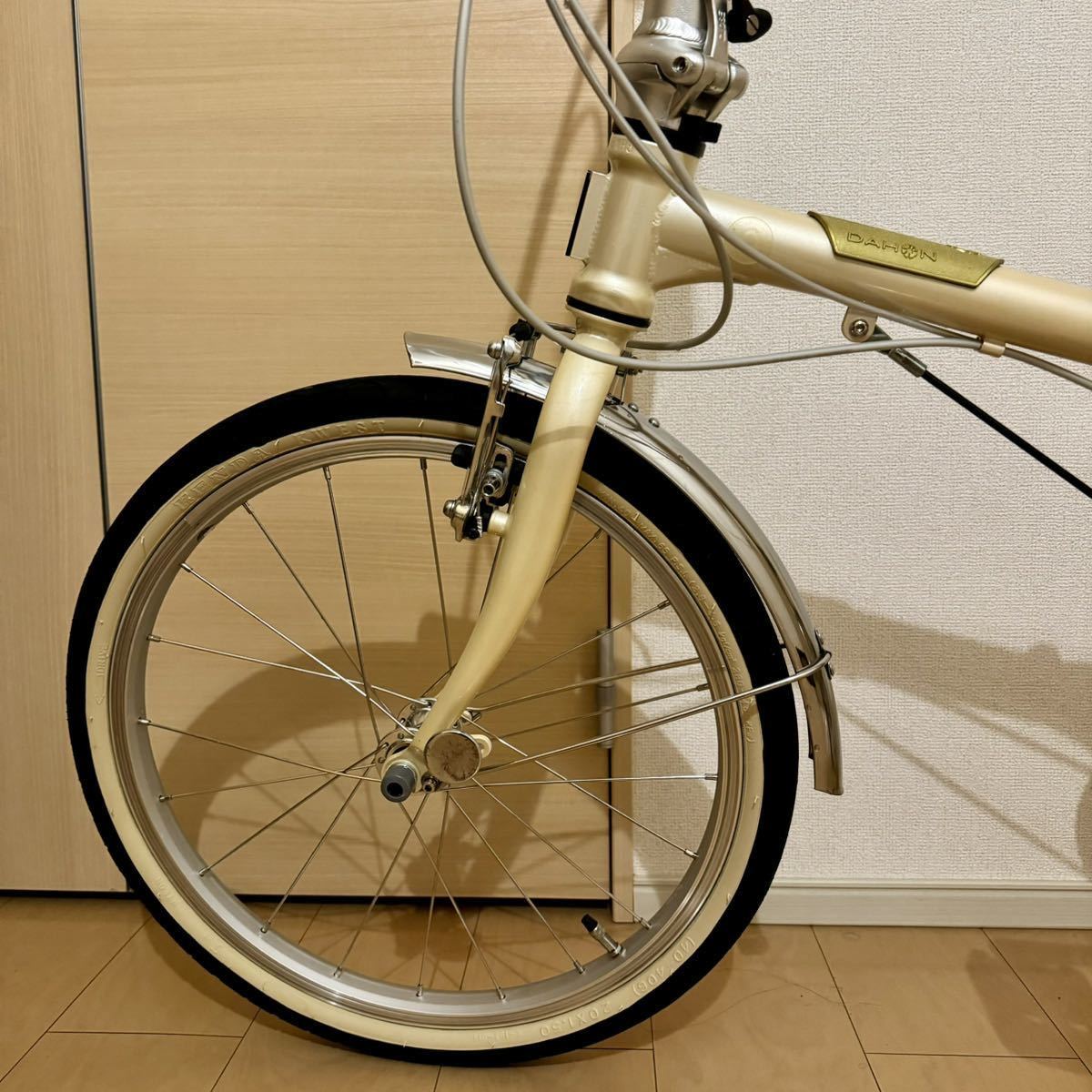 DAHON ダホン boardwalkボードウォーク D7ミニベロ 折りたたみ DAHON ダホン boardwalkボードウォーク D7ミニベロ 折りたたみ