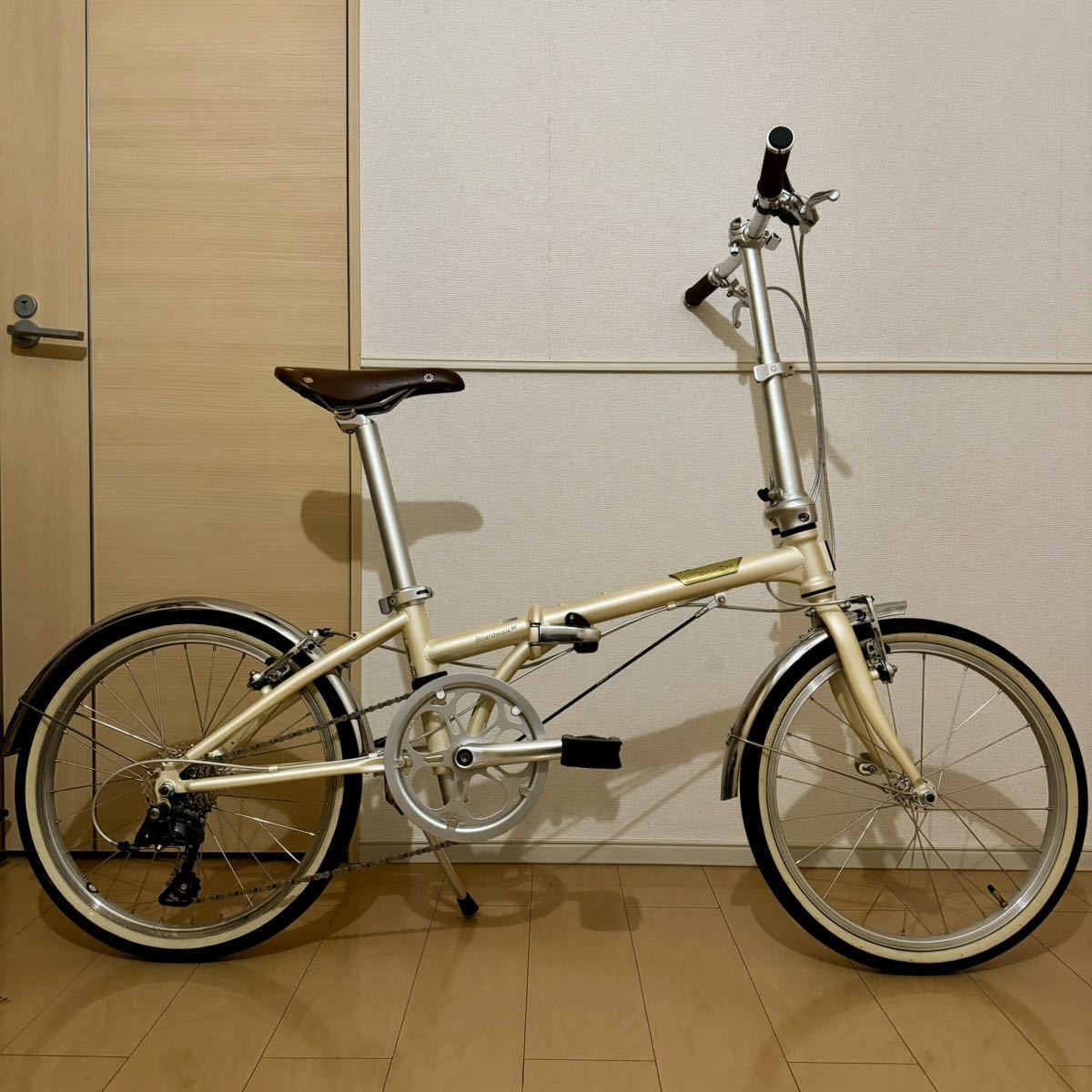 DAHON ダホン boardwalkボードウォーク D7ミニベロ 折りたたみ DAHON ダホン boardwalkボードウォーク D7ミニベロ 折りたたみ