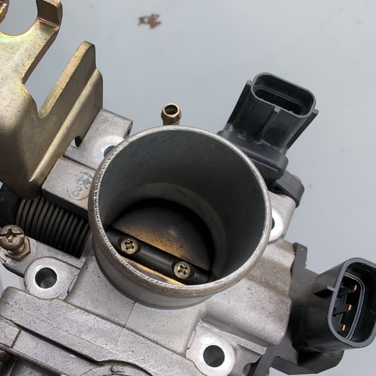 H15年式 スズキ キャリィトラック DA63T 純正 スロットルボディ 13400 