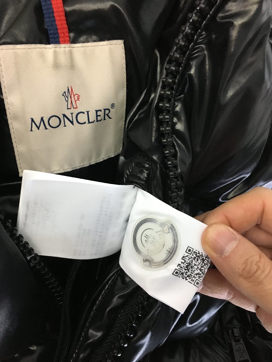 ◆国内正規 MONCLER モンクレール DUBOIS デュボア ビッグワッペン ロゴ　ホワイト ダウン　ジャケット サイズ1 黒_画像9