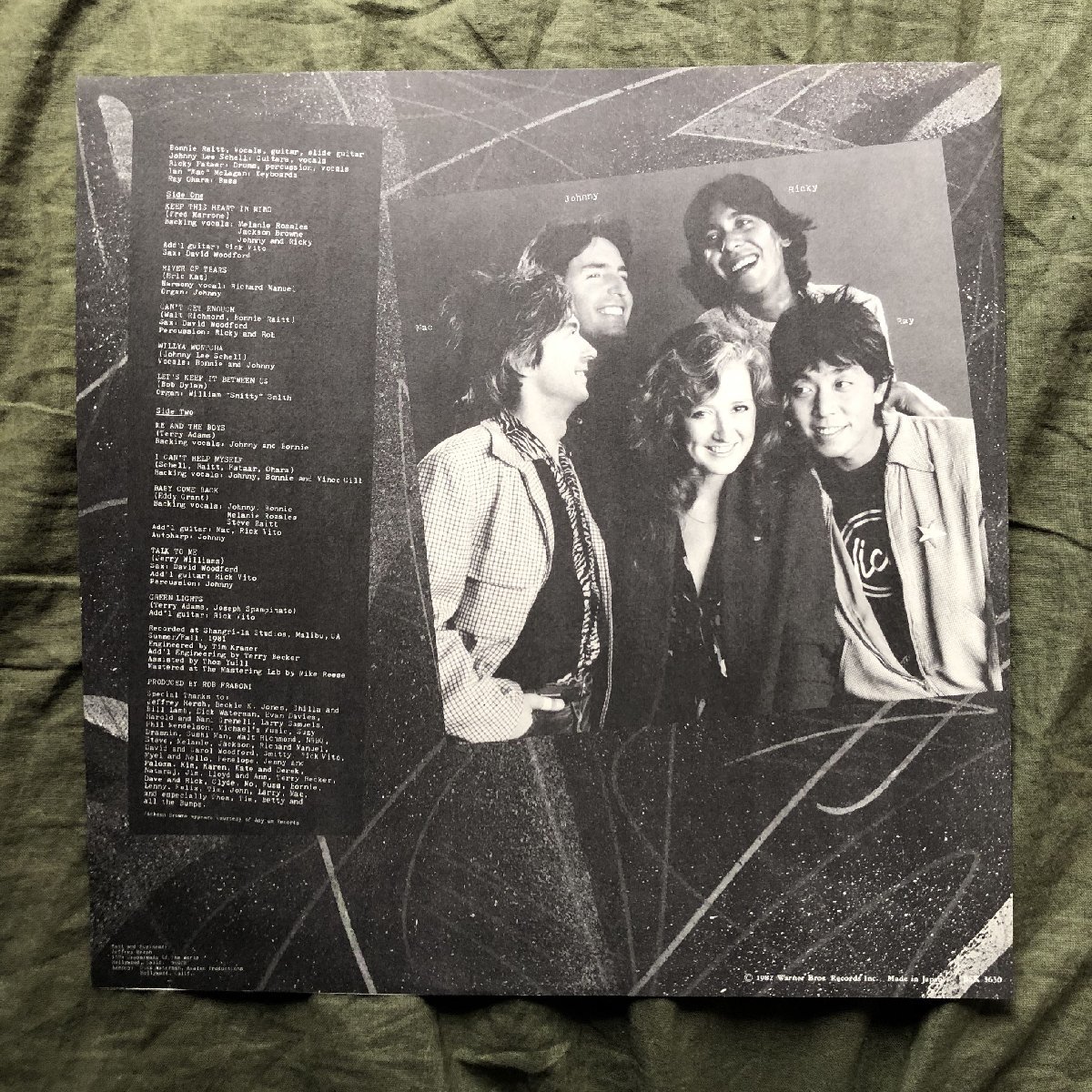  beautiful record beautiful jacket 1982 year domestic the first record bo knee * Ray toBonnie Raitt LP record green * light Green Light: small .., Ricky Fataar