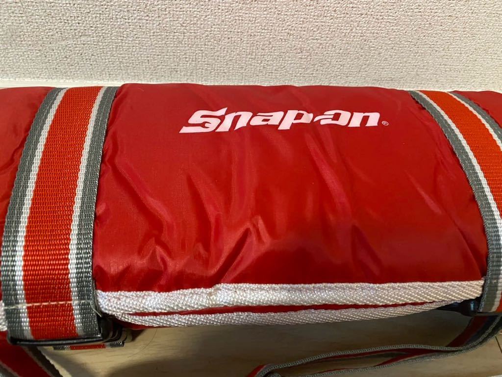 Snap-onスナップオン　折りたたみ式ブランケット　レッド新品_画像2