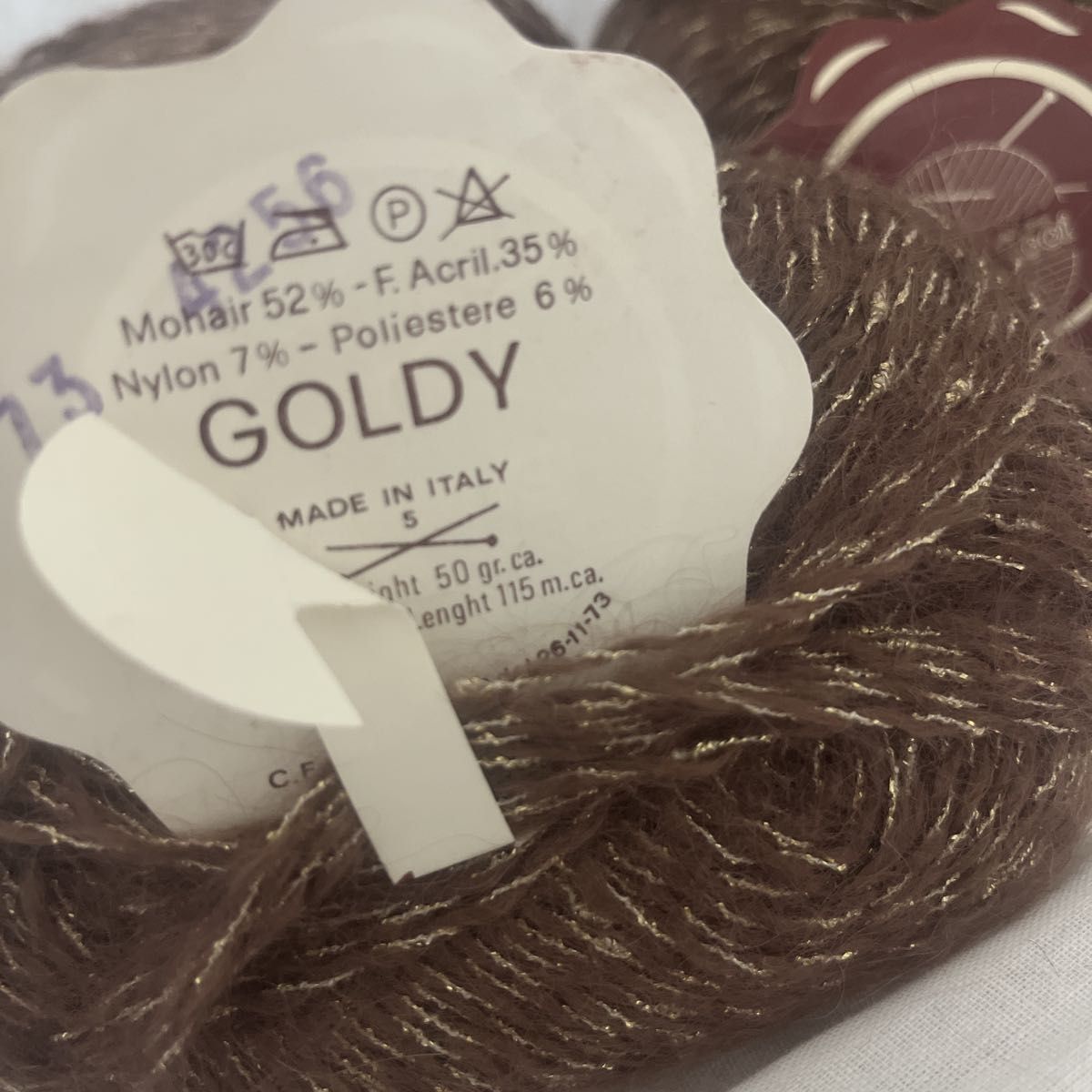 m-09  海外毛糸　GOLDY  モヘア52%