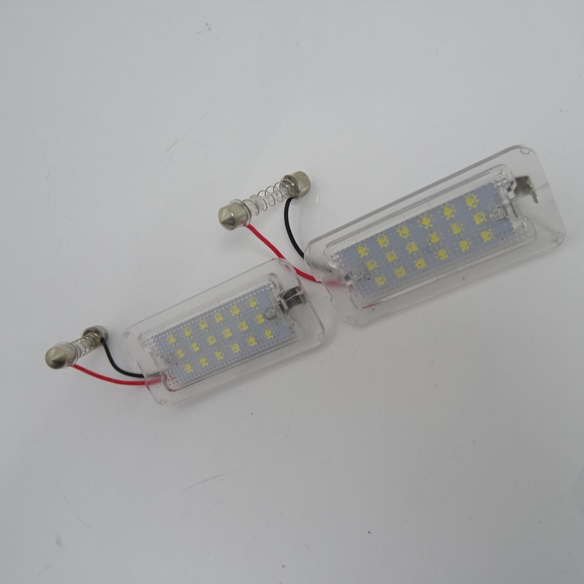 激白光 ! 交換式 ! フィアット LED ナンバー灯 ライセンス ランプ フィアット 500C 1.2 1.4 8V 16V ツインエア ポップ スポーツ ラウンジ_画像3