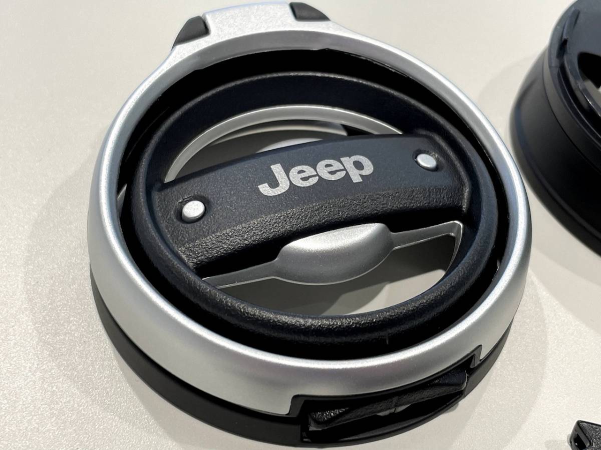 Jeep純正アクセサリー　◆ラングラーJK専用◆ドリンクホルダー　新品未使用　Jeepロゴ入り　*3*_画像8