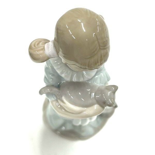 M130-W7-1285 ◆ LLADRO リヤドロ 陶器 置物 人形 フィギュリン 少女 猫 私のことを忘れないで 全長約21cm③_画像6