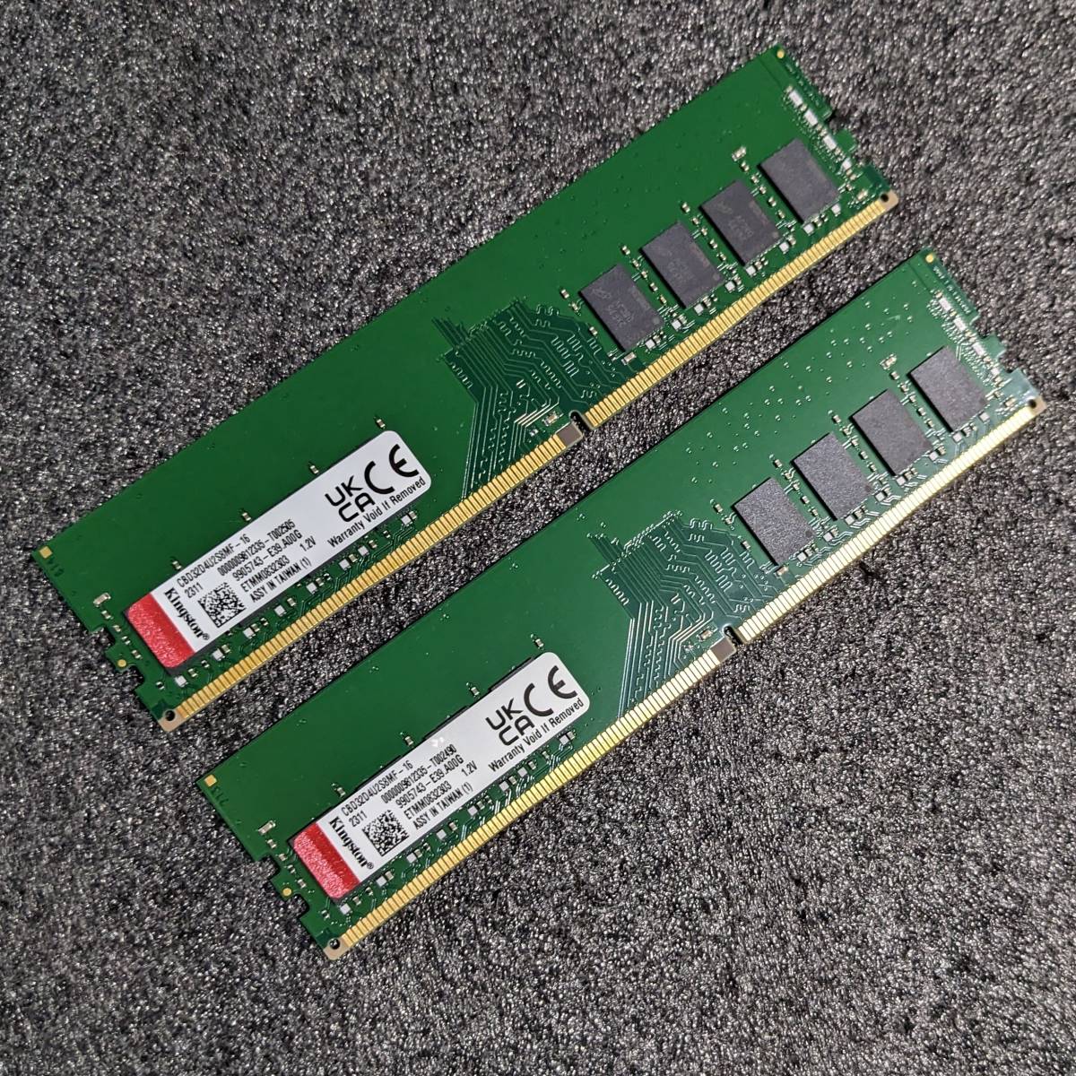 【中古】DDR4メモリ 32GB(16GB2枚組) Kingston CBD32D4U2S8MF-16 [DDR4-3200 PC4-25600]_画像1