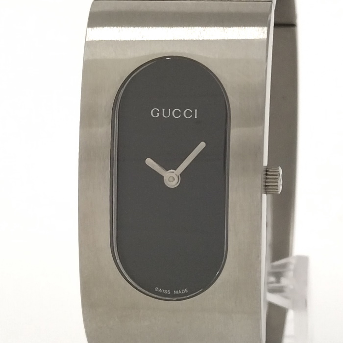 【中古】GUCCI バングルウォッチ レディース 腕時計 クオーツ SS ブラック文字盤 2400L